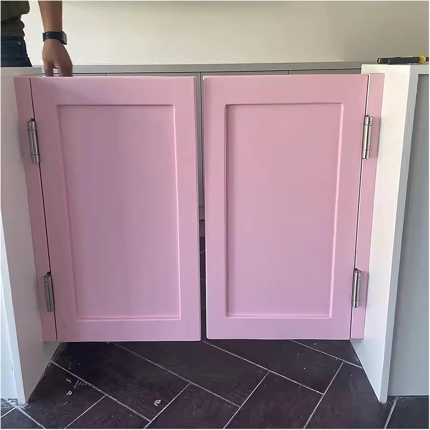Custom Size Swinging Door with Auto-Closing Mechanism