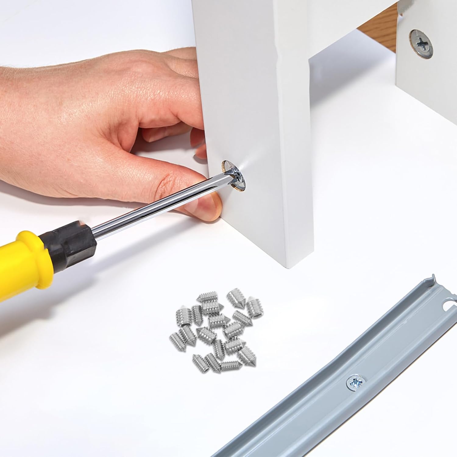 ERINGOGO 20pcs Towel Bar Mounting Screws