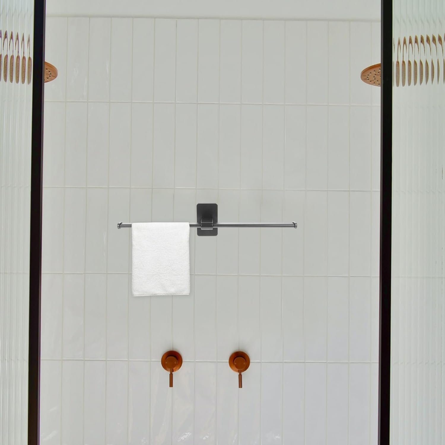 Wakauto Wall-Mounted Towel Rack No Drilling 1
