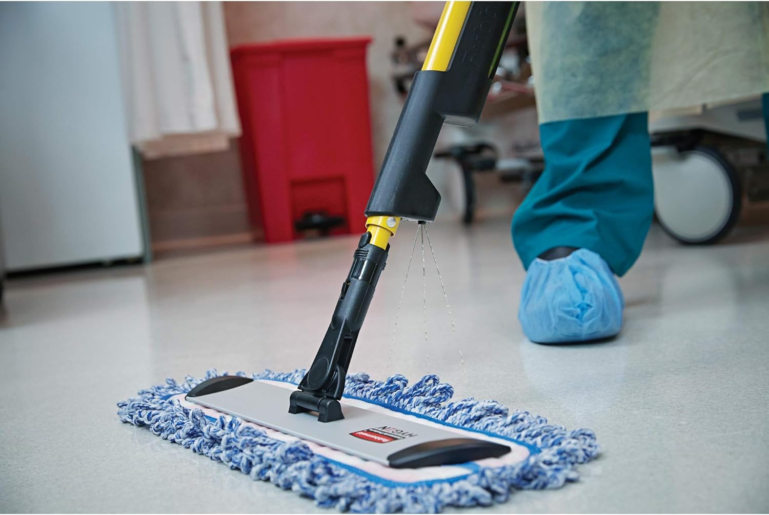 Rubbermaid HYGEN Pulse Microfiber Mop Kit for Hard Floors